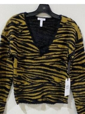 Leith Womens Yellow Sulphur Mustard Tiger Stripe Soft Sweater V-neck Soft Sz Med
